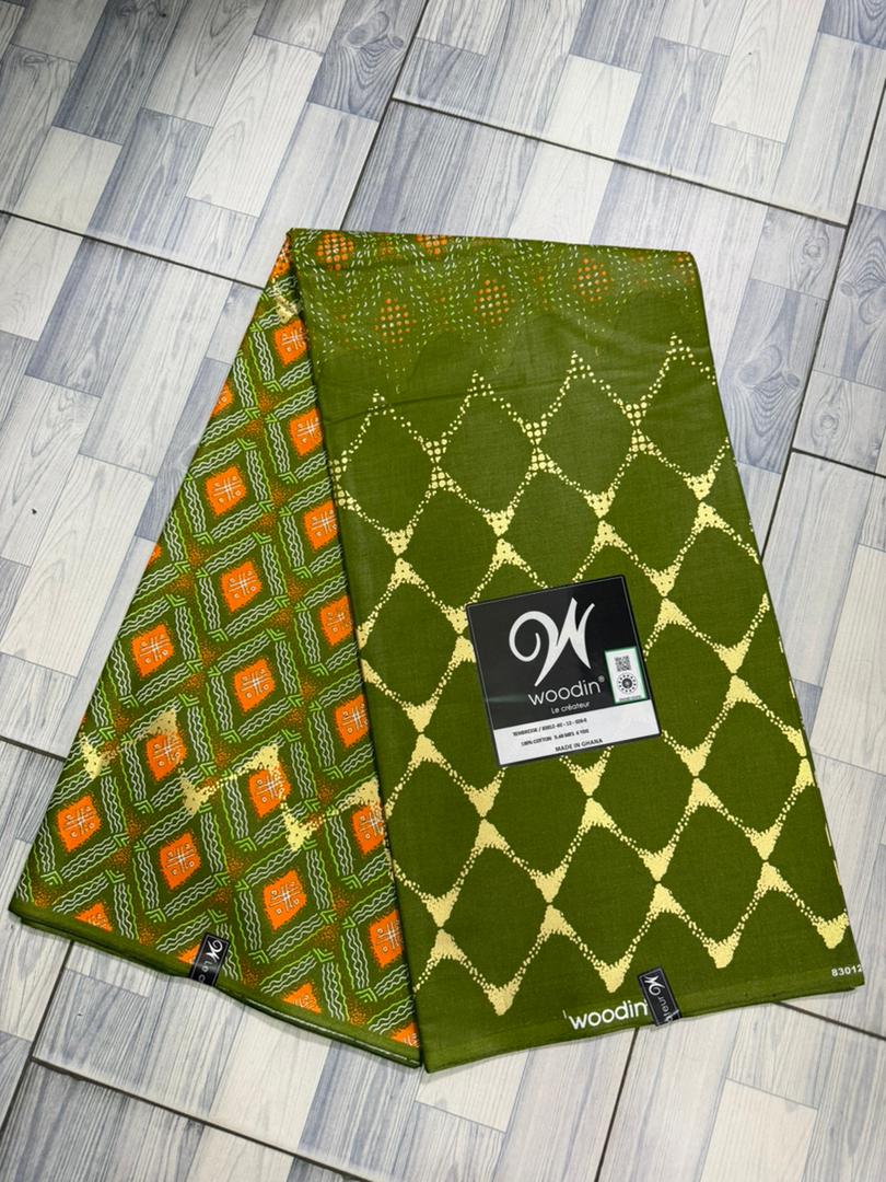 Woodin Terracotta Diamond on Olive