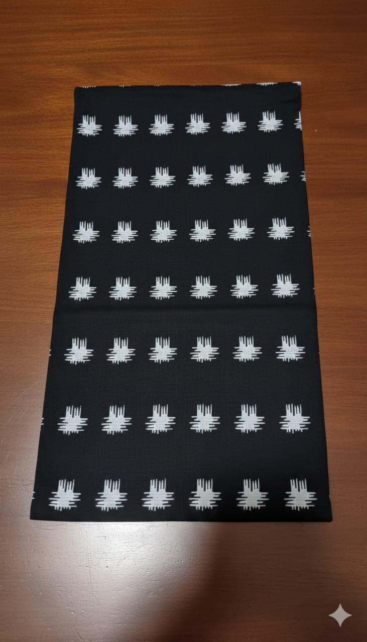 Noir Ivory Comb-Stroke Dot